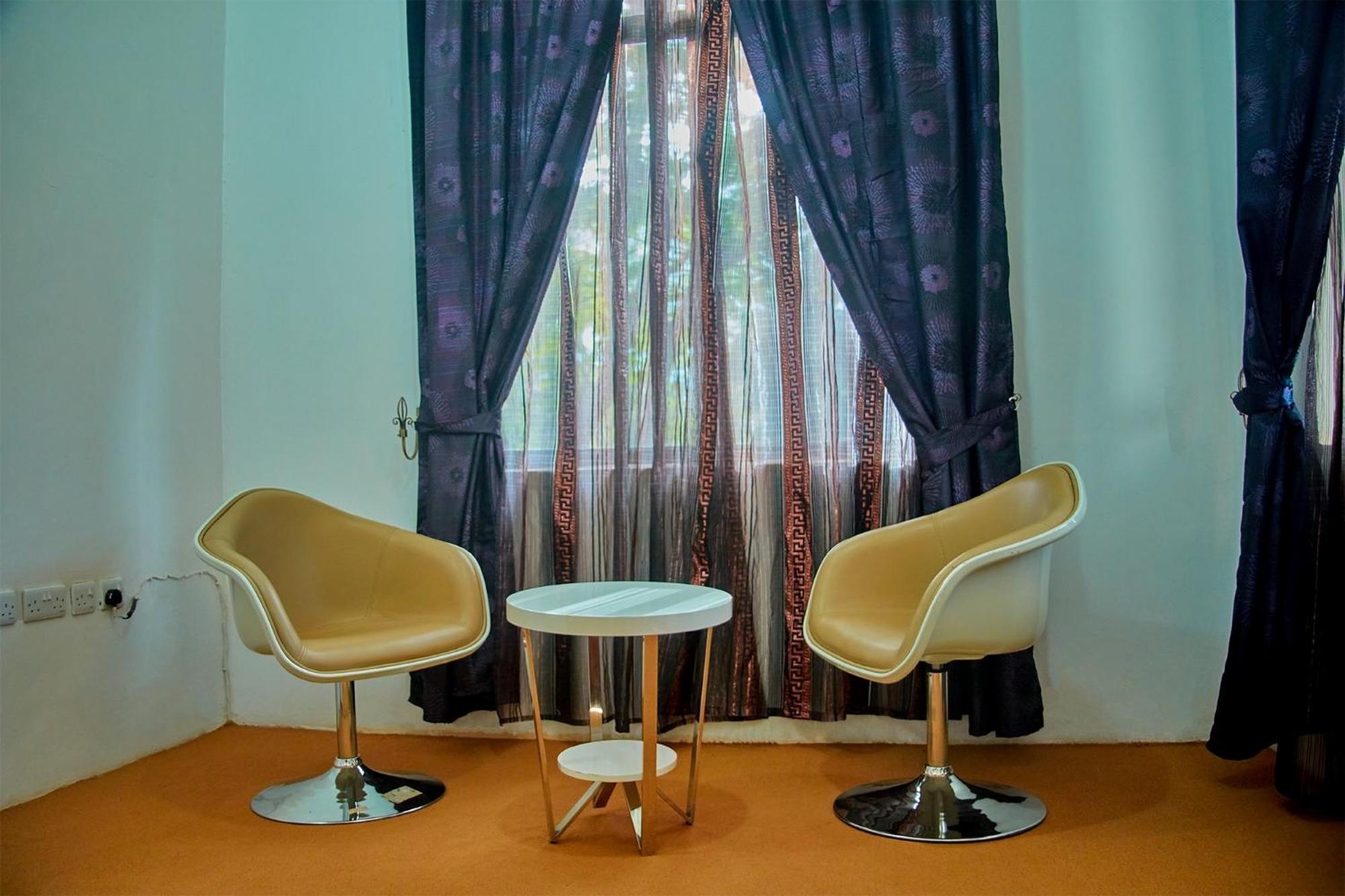 Ngorongoro Corridor Lodge คาราทู ภายนอก รูปภาพ